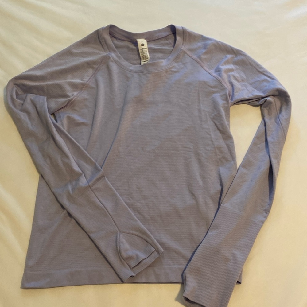Lululemon swiftly tech long sleeve shirt 2.0, lilac/light purple color, size 6